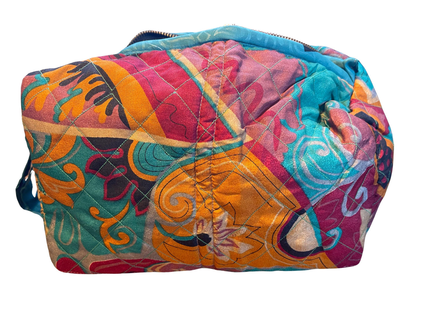 Large zip up recycled wash bag with 4 internal pockets. Wide range of colours. Made from recycled saris. Eco friendly wash bags.