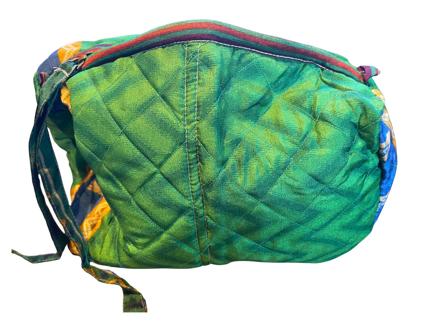 Large zip up recycled wash bag with 4 internal pockets. Wide range of colours. Made from recycled saris. Eco friendly wash bags.