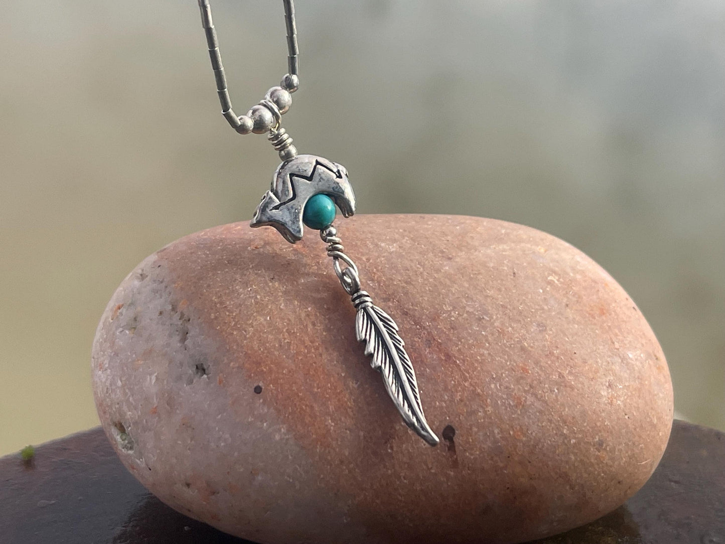 Stunning vintage Navajo bear necklace on sterling silver. Turquoise bear necklace. Navajo necklace. Eco friendly jewellery. Vintage pendant.