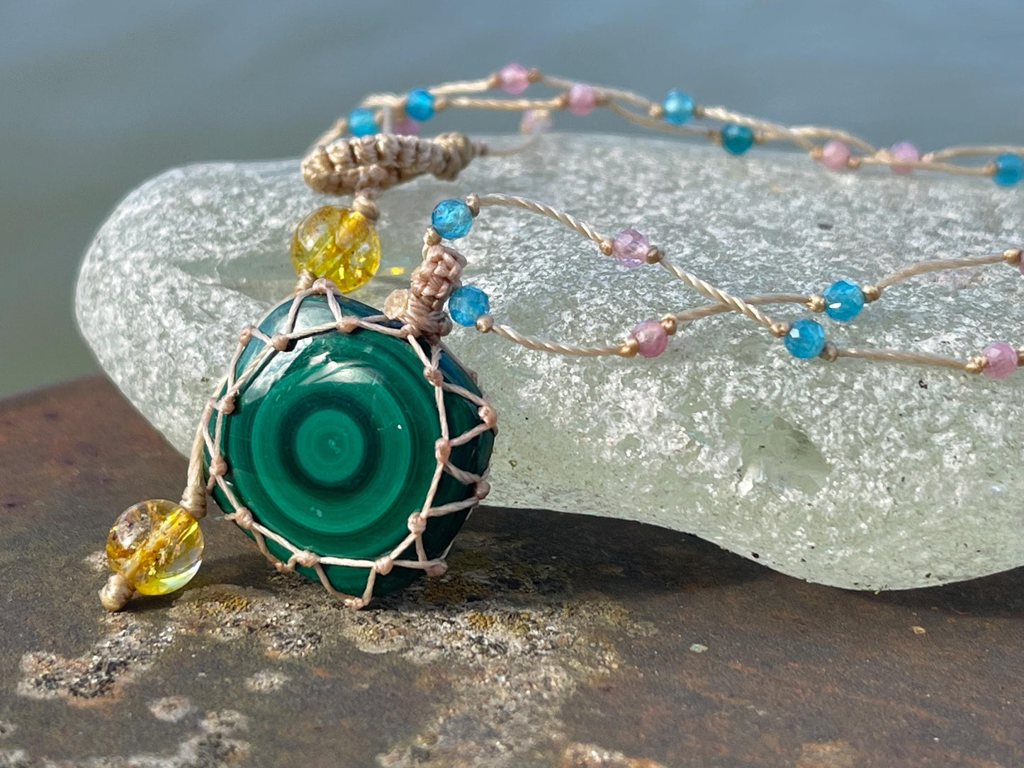 Stunning macrame malachite necklace, malachite pendant, green gemstone, Handmade gemstone necklace, boho gift for her. Macrame jewellery.