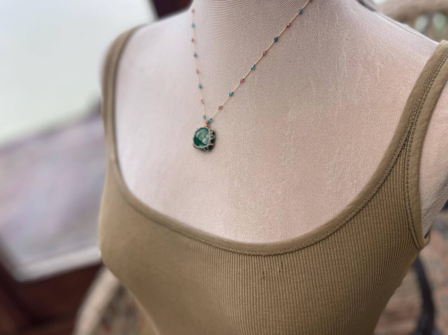 Stunning macrame malachite necklace, malachite pendant, green gemstone, Handmade gemstone necklace, boho gift for her. Macrame jewellery.