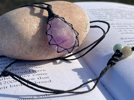 Stunning macrame amethyst necklace, amethyst pendant. Handmade gemstone necklace, boho jewellery. Macrame jewellery. Unique jewellery.