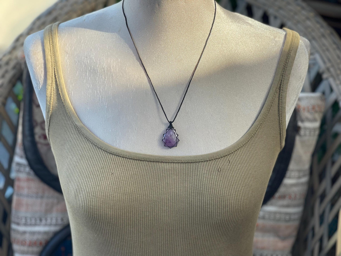 Stunning macrame amethyst necklace, amethyst pendant. Handmade gemstone necklace, boho jewellery. Macrame jewellery. Unique jewellery.