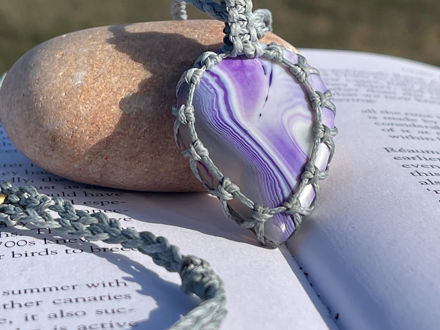 Stunning purple onxy necklace. Purple macrame pendant. Handmade gemstone necklace, boho jewellery. Macrame jewellery. Unique jewellery.