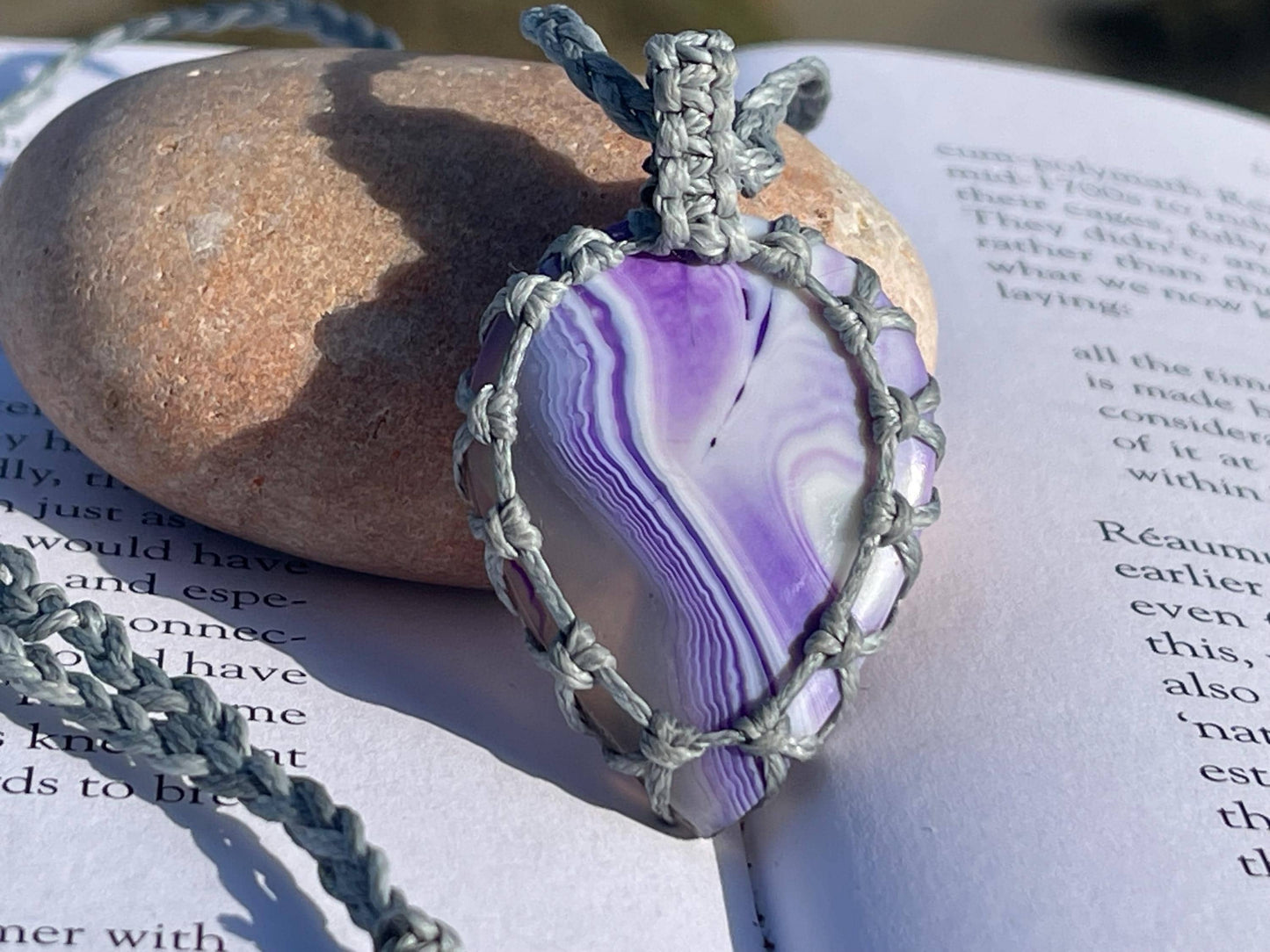 Stunning purple onxy necklace. Purple macrame pendant. Handmade gemstone necklace, boho jewellery. Macrame jewellery. Unique jewellery.