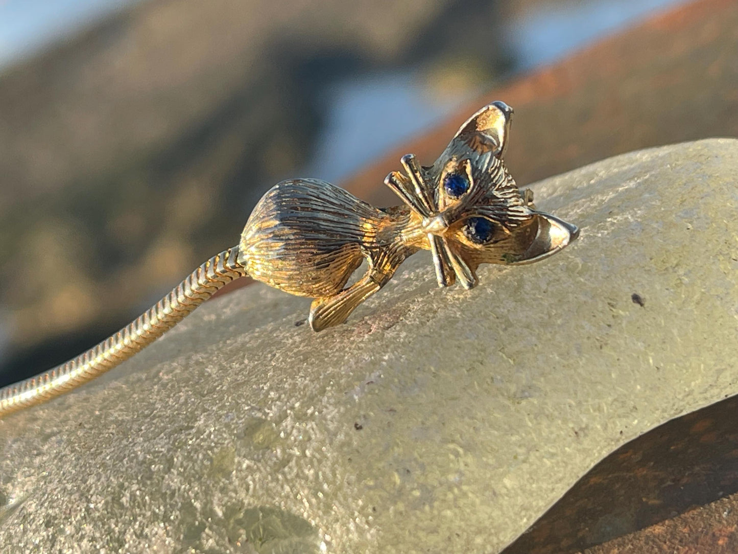 Cat brooch, vintage brooch, vintage jewellery, retro jewellery, eco friendly gift for her, ethical jewellery, articulated jewellery