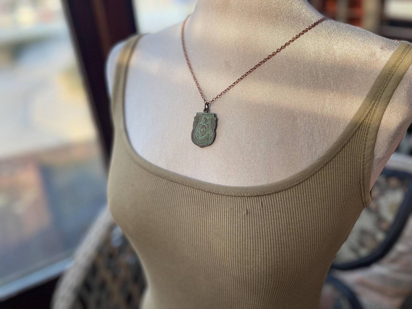 Vintage Thai Buddhist pendant. Antique Buddhist pendant. Thai amulet. Buddha necklace. Buddha jewellery. Yoga jewellery. Vintage necklaces.