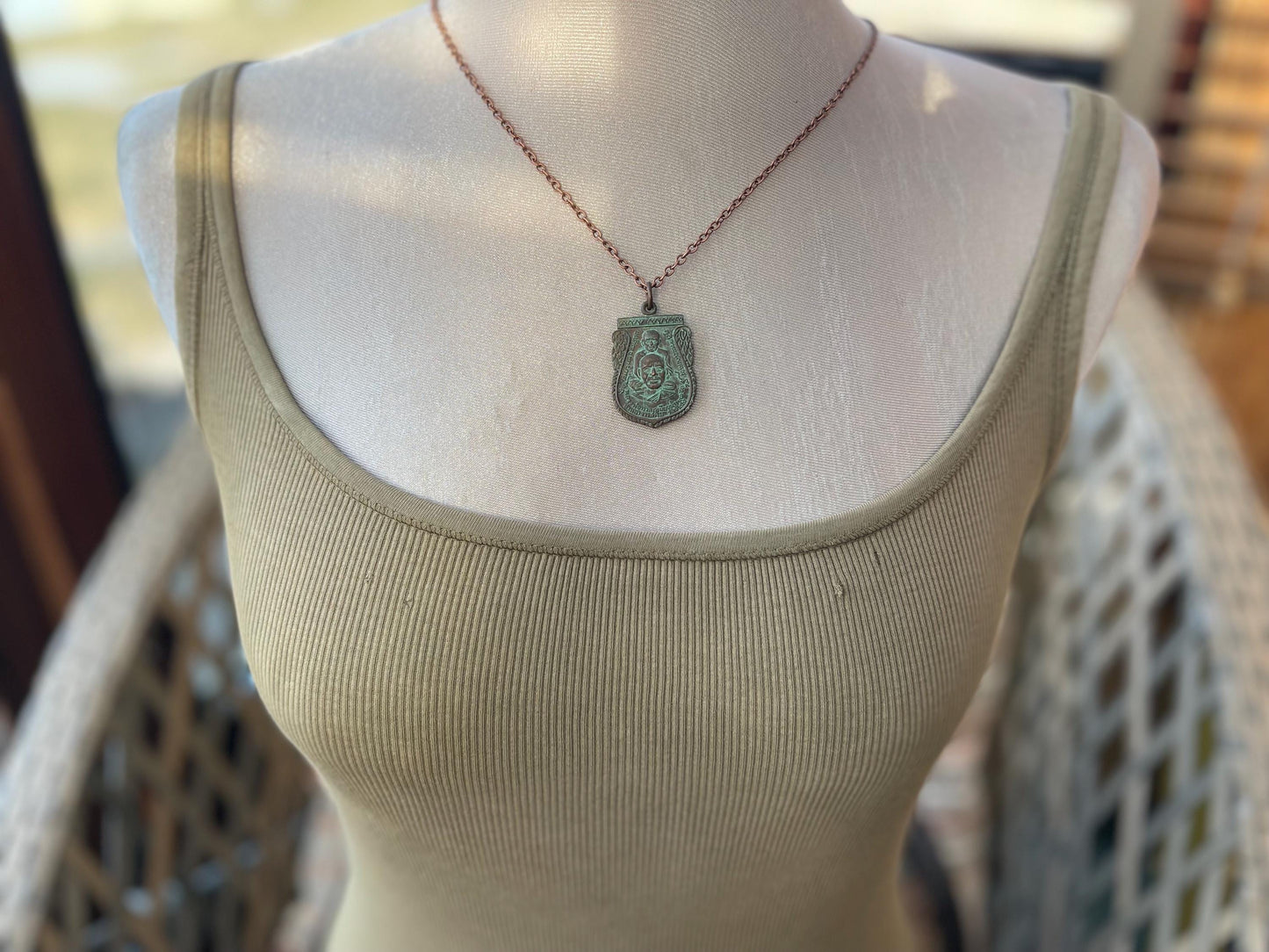 Vintage Thai Buddhist pendant. Antique Buddhist pendant. Thai amulet. Buddha necklace. Buddha jewellery. Yoga jewellery. Vintage necklaces.