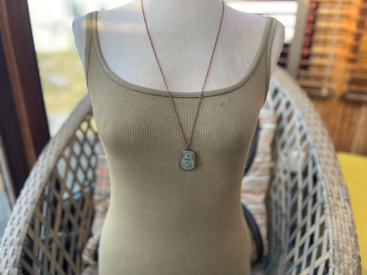 Vintage Thai Buddhist pendant. Antique Buddhist pendant. Thai amulet. Buddha necklace. Buddha jewellery. Yoga jewellery. Vintage necklaces.