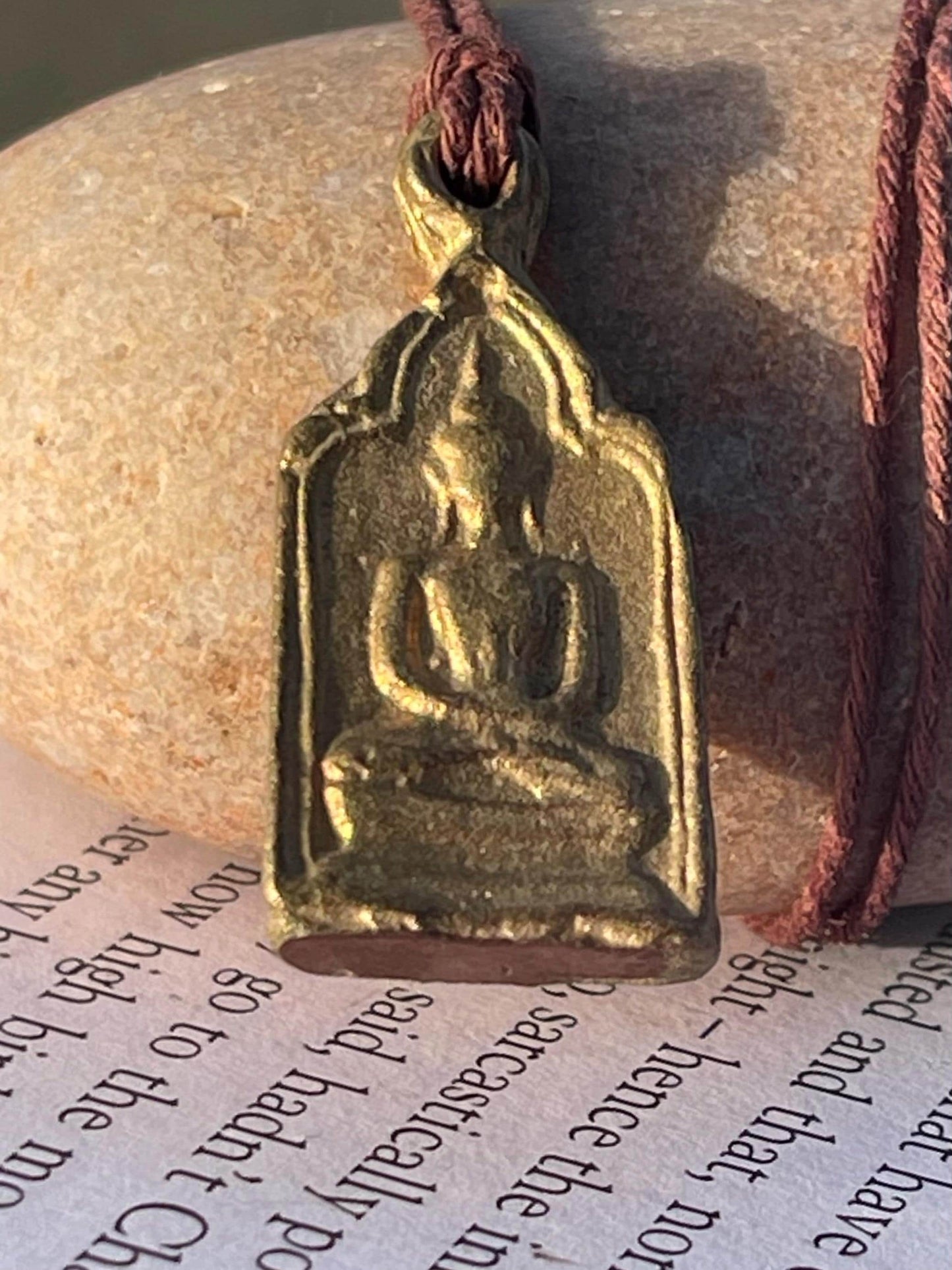 Vintage Thai Buddhist pendant. Antique Buddhist pendant. Thai amulet. Buddha necklace. Buddha jewellery. Yoga jewellery. Vintage necklaces.
