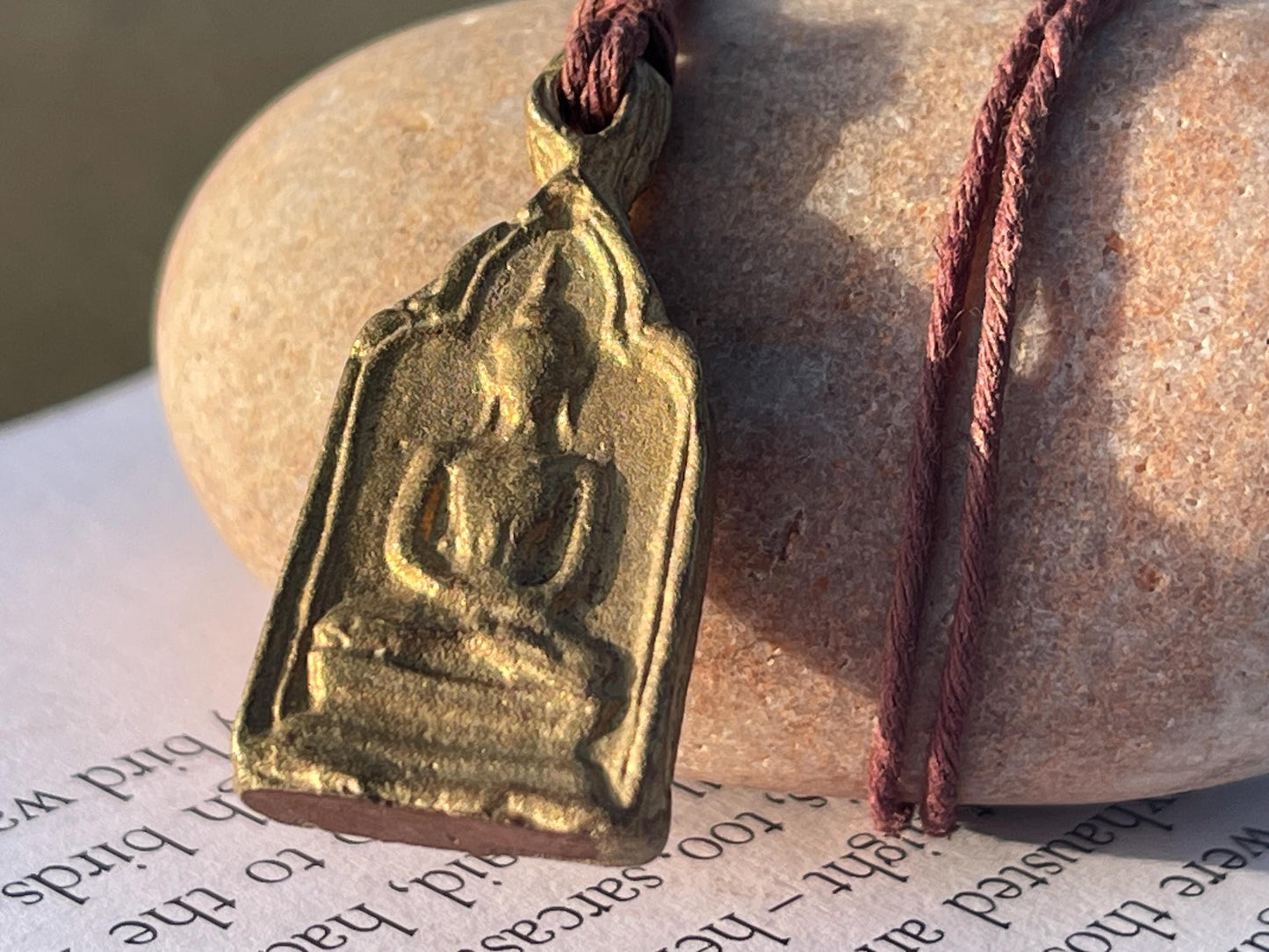 Vintage Thai Buddhist pendant. Antique Buddhist pendant. Thai amulet. Buddha necklace. Buddha jewellery. Yoga jewellery. Vintage necklaces.