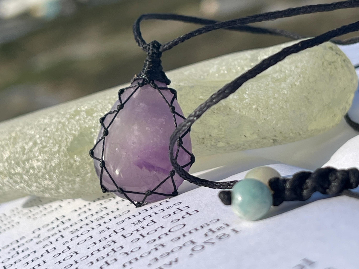 Stunning macrame amethyst necklace, amethyst pendant. Handmade gemstone necklace, boho jewellery. Macrame jewellery. Unique jewellery.