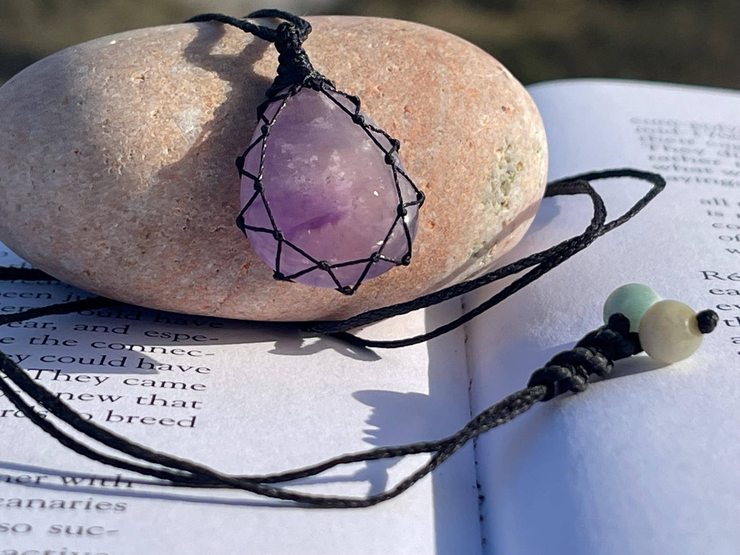 Stunning macrame amethyst necklace, amethyst pendant. Handmade gemstone necklace, boho jewellery. Macrame jewellery. Unique jewellery.