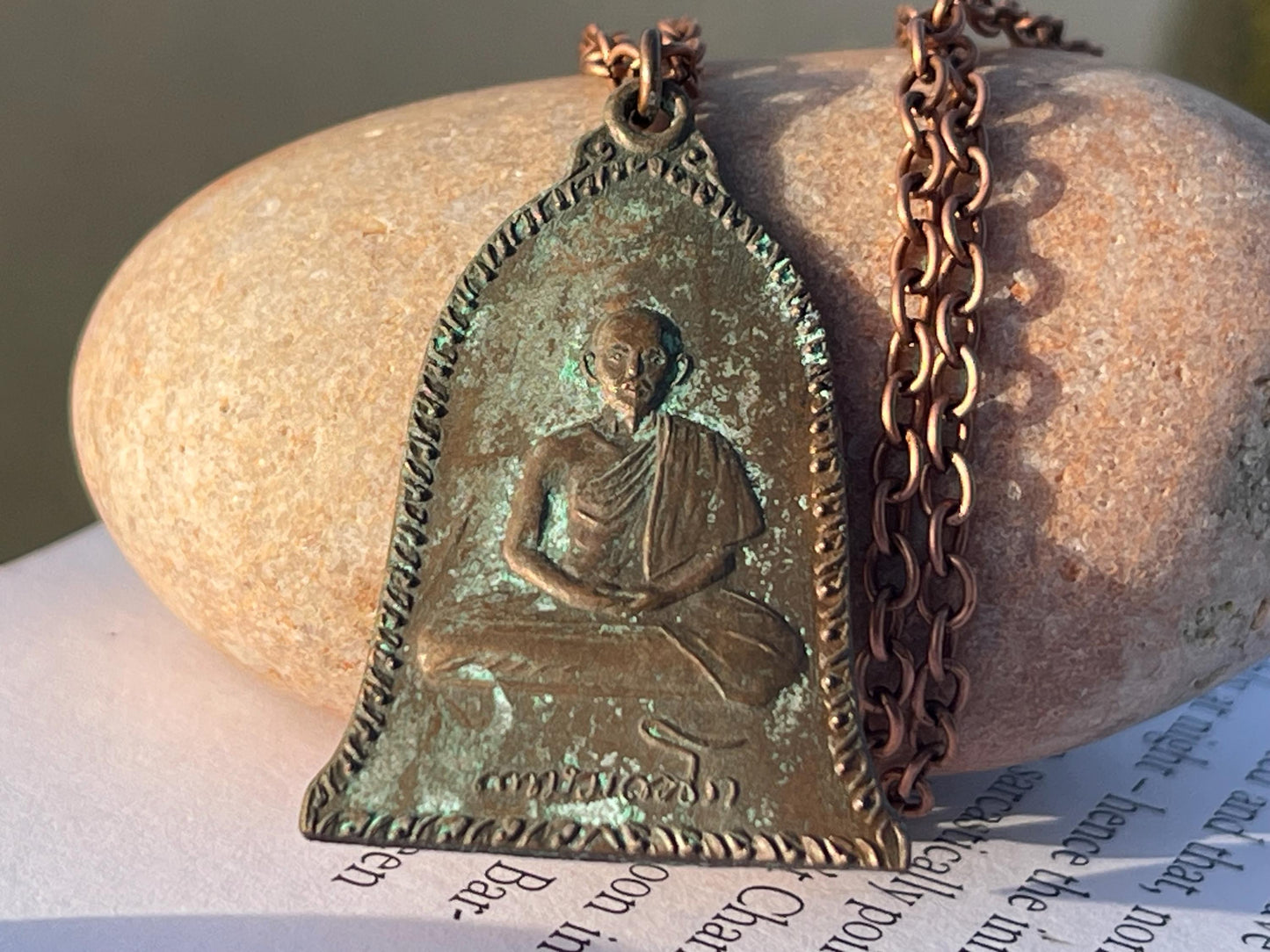 Vintage Thai Buddhist pendant. Antique Buddhist pendant. Thai amulet. Buddha necklace. Buddha jewellery. Yoga jewellery. Vintage necklaces.