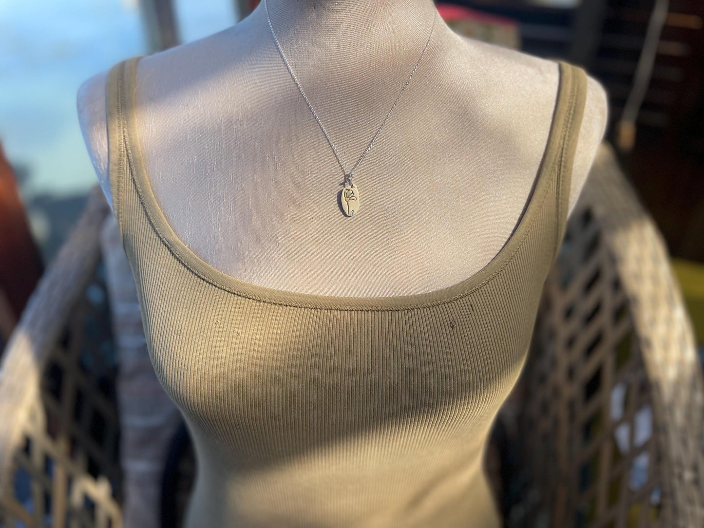 Handmade porcelain daisy pendant. Eco friendly jewellery. Handmade daisy necklaces on recycled sterling silver. Ethical jewellery. Eco gifts.