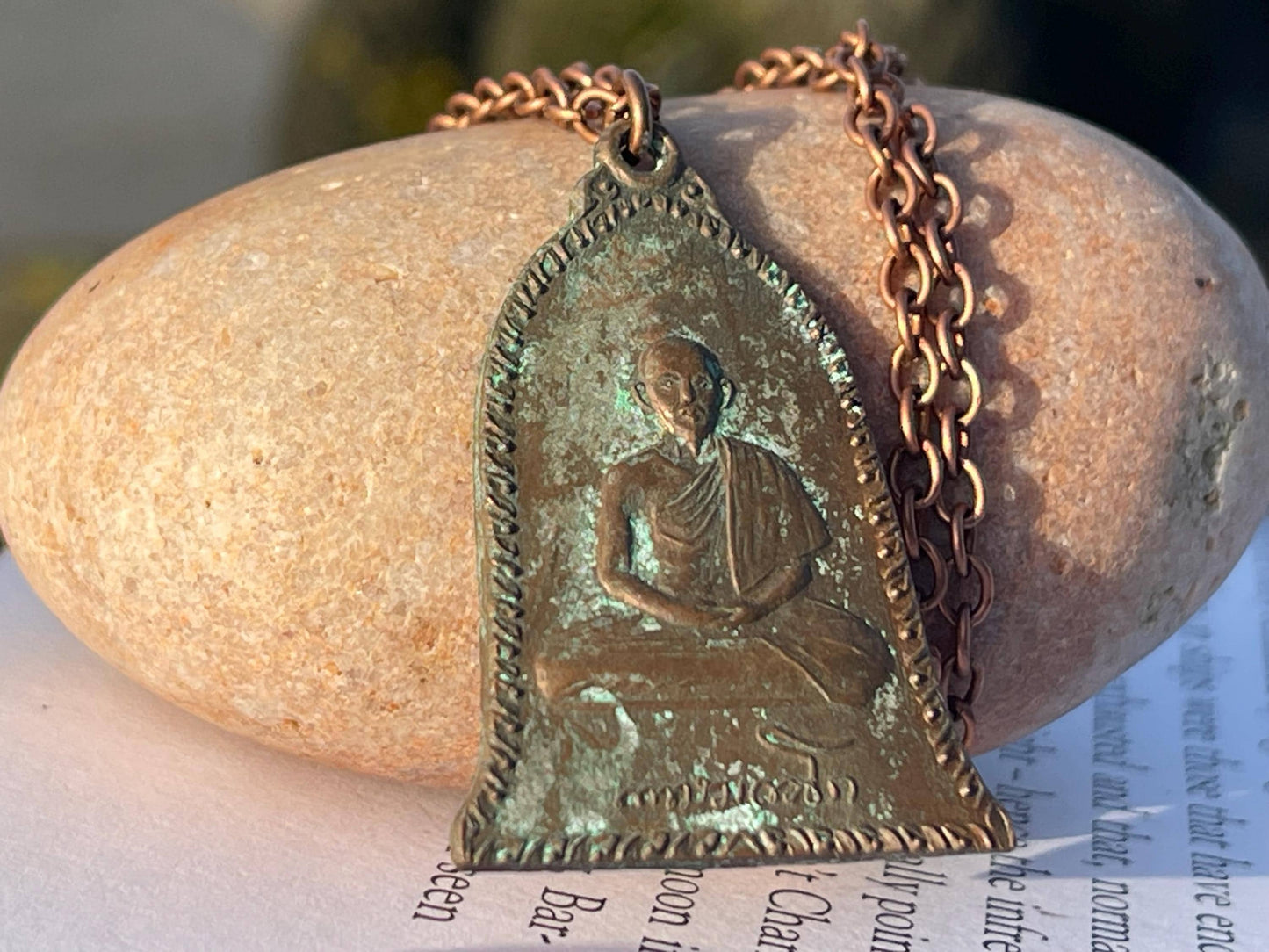 Vintage Thai Buddhist pendant. Antique Buddhist pendant. Thai amulet. Buddha necklace. Buddha jewellery. Yoga jewellery. Vintage necklaces.