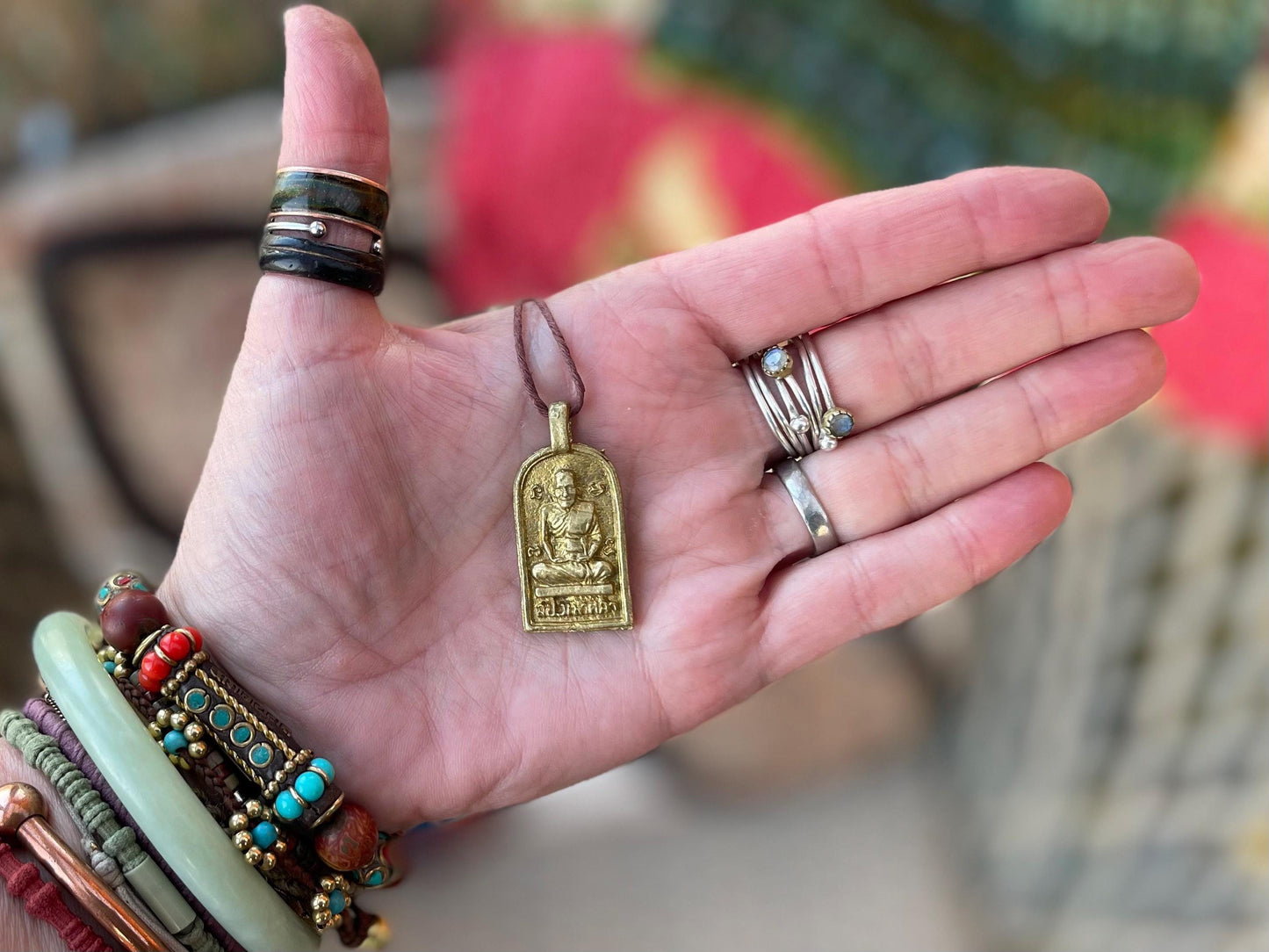 Vintage Thai Buddhist pendant. Antique Buddhist pendant. Thai amulet. Buddha necklace. Buddha jewellery. Yoga jewellery. Vintage necklaces.