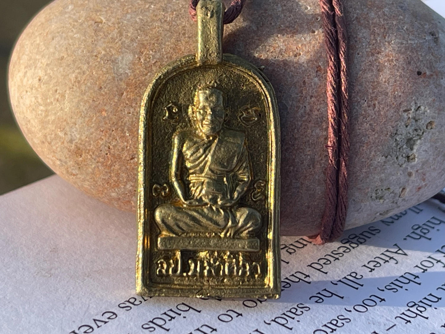Vintage Thai Buddhist pendant. Antique Buddhist pendant. Thai amulet. Buddha necklace. Buddha jewellery. Yoga jewellery. Vintage necklaces.