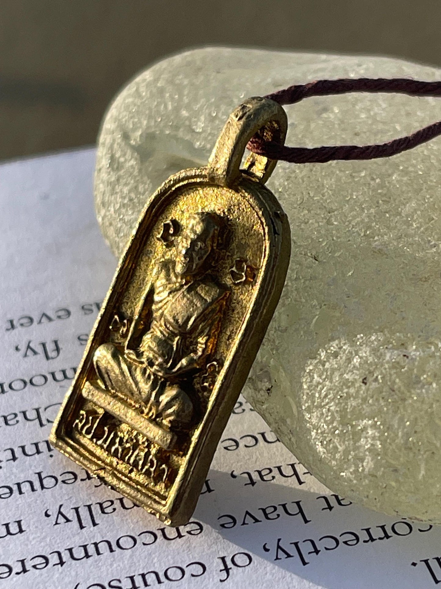 Vintage Thai Buddhist pendant. Antique Buddhist pendant. Thai amulet. Buddha necklace. Buddha jewellery. Yoga jewellery. Vintage necklaces.