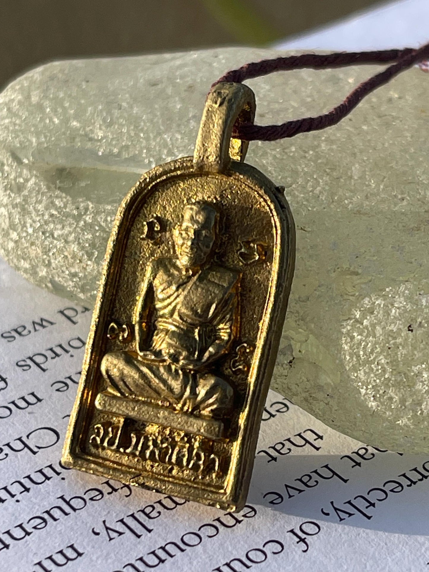 Vintage Thai Buddhist pendant. Antique Buddhist pendant. Thai amulet. Buddha necklace. Buddha jewellery. Yoga jewellery. Vintage necklaces.