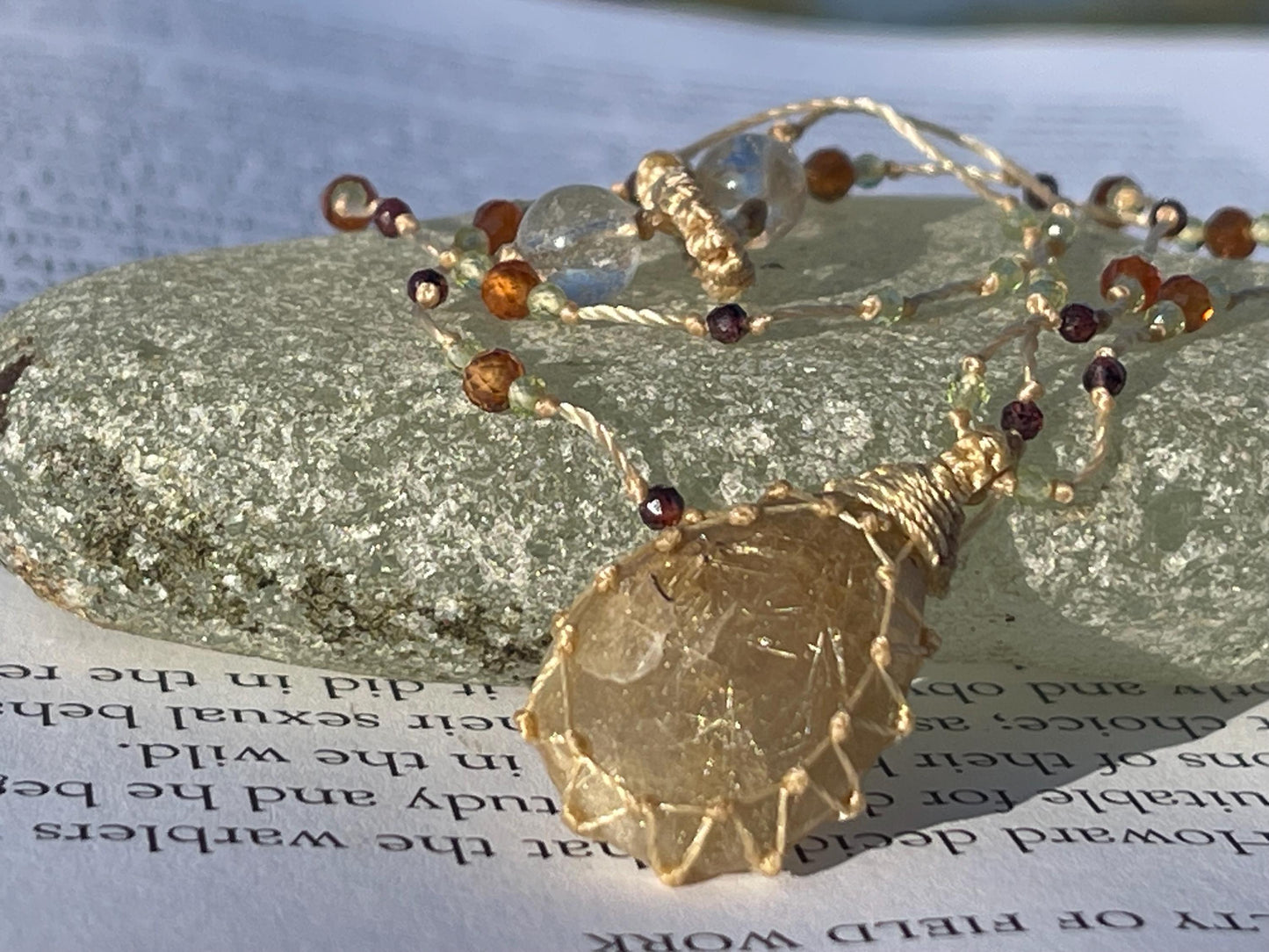 Stunning rutile quartz necklace. Beautiful macrame pendant. Handmade gemstone necklace, boho jewellery. Macrame jewellery. Unique jewellery.