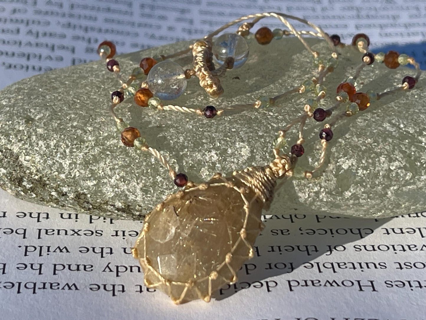 Stunning rutile quartz necklace. Beautiful macrame pendant. Handmade gemstone necklace, boho jewellery. Macrame jewellery. Unique jewellery.