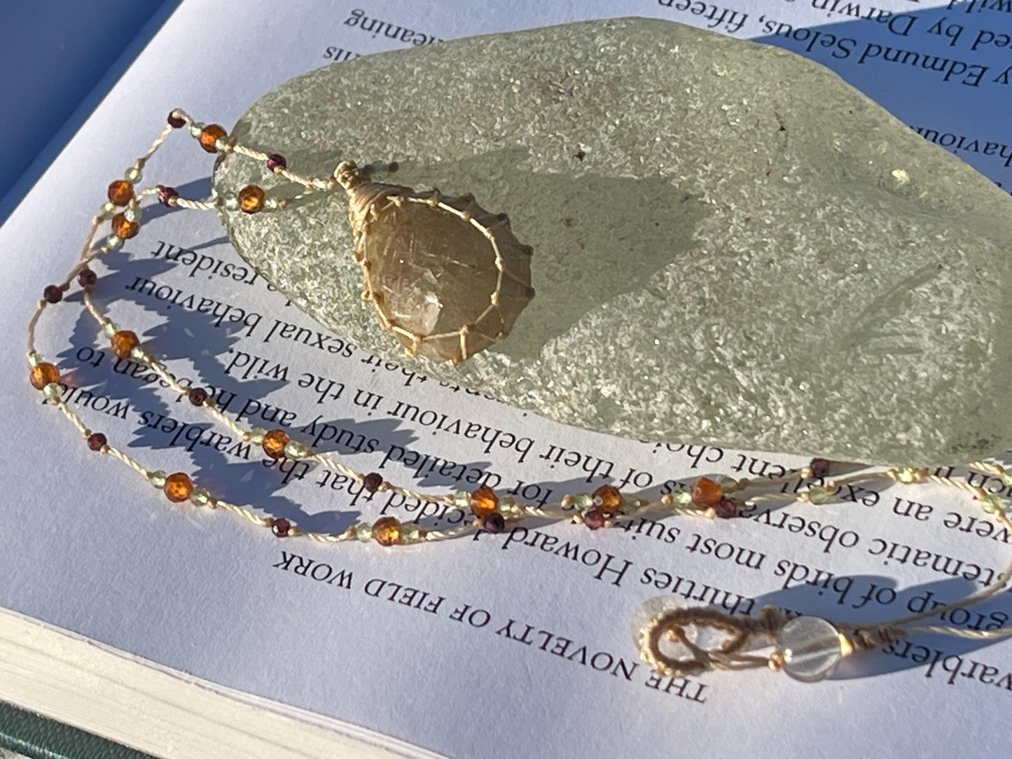 Stunning rutile quartz necklace. Beautiful macrame pendant. Handmade gemstone necklace, boho jewellery. Macrame jewellery. Unique jewellery.