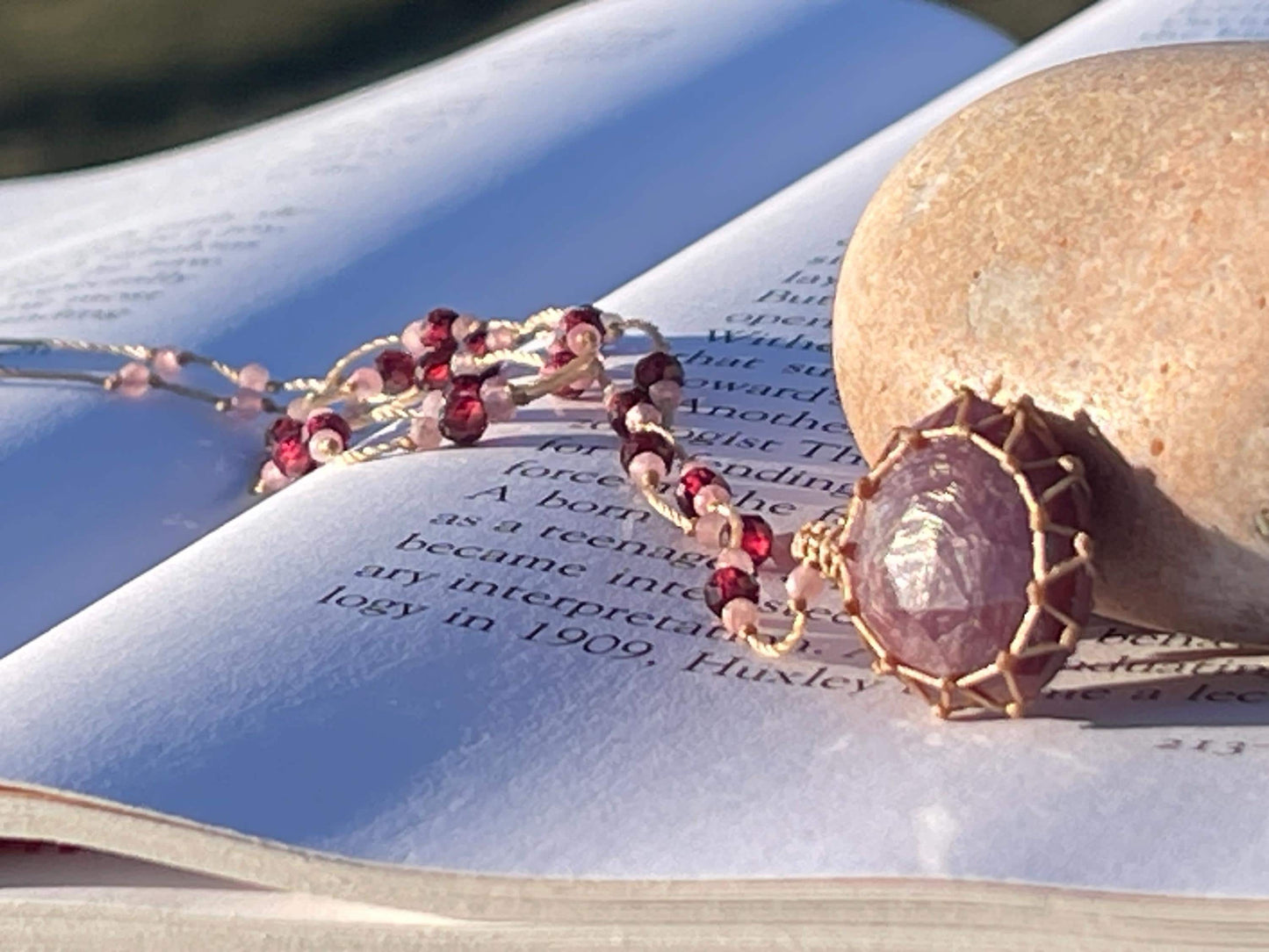 Stunning purple amethyst necklace. Purple macrame pendant. Handmade gemstone necklace, boho jewellery. Macrame jewellery. Unique jewellery.