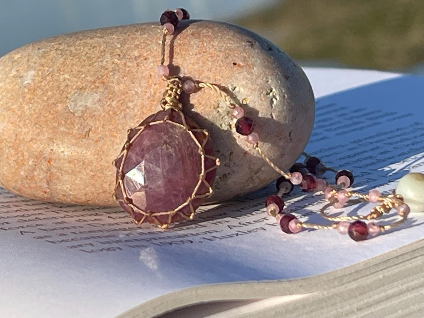 Stunning purple amethyst necklace. Purple macrame pendant. Handmade gemstone necklace, boho jewellery. Macrame jewellery. Unique jewellery.