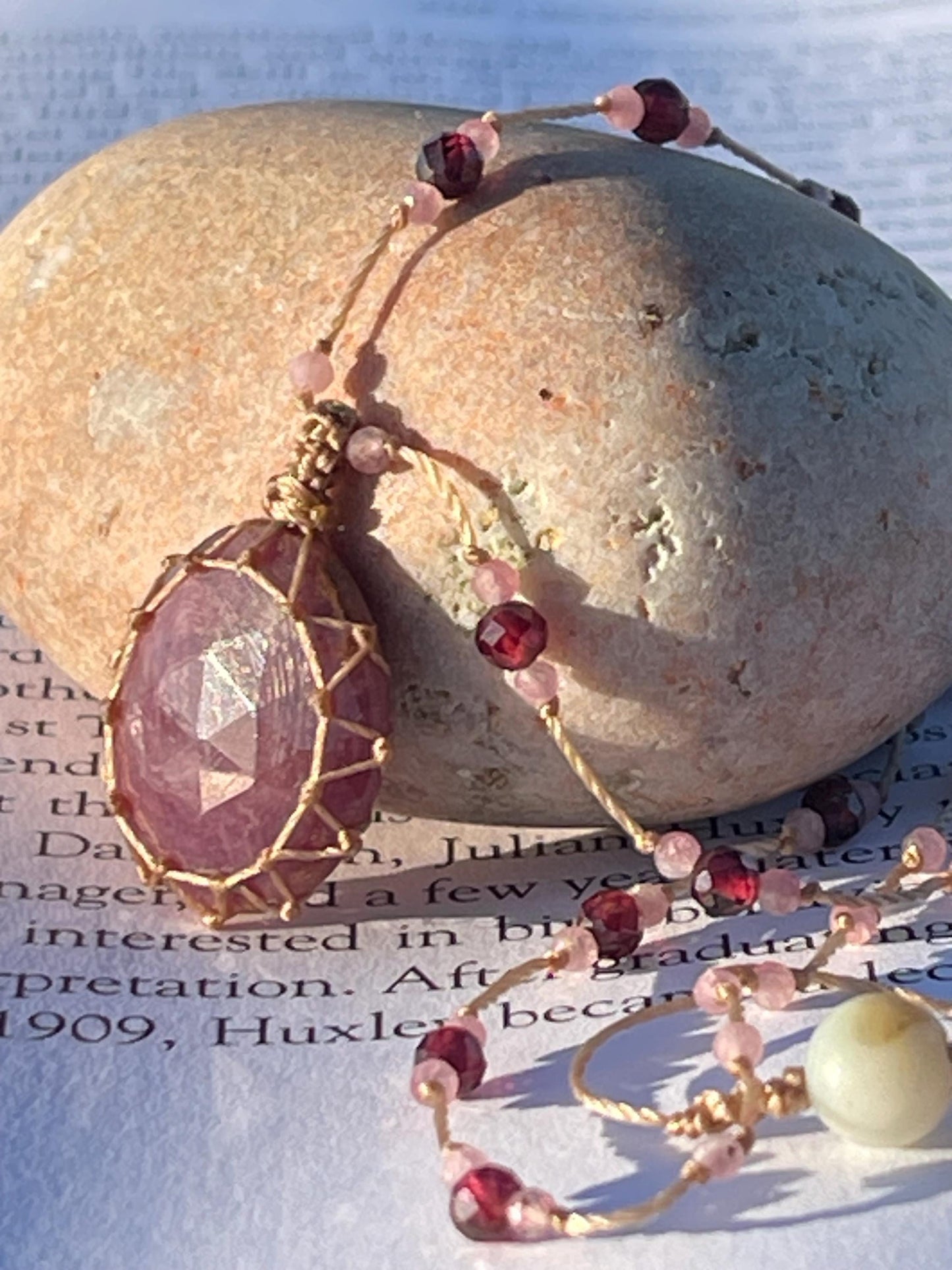 Stunning purple amethyst necklace. Purple macrame pendant. Handmade gemstone necklace, boho jewellery. Macrame jewellery. Unique jewellery.