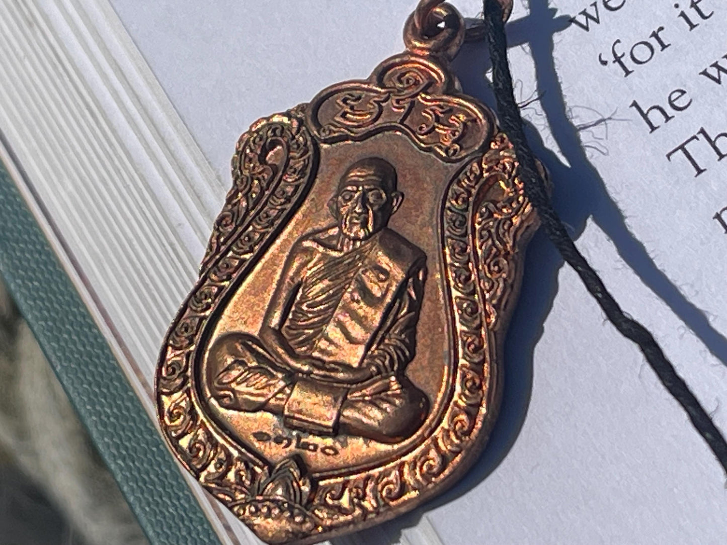 Vintage Thai Buddhist pendant. Antique Buddhist pendant. Thai amulet. Buddha necklace. Buddha jewellery. Yoga jewellery. Vintage necklaces.