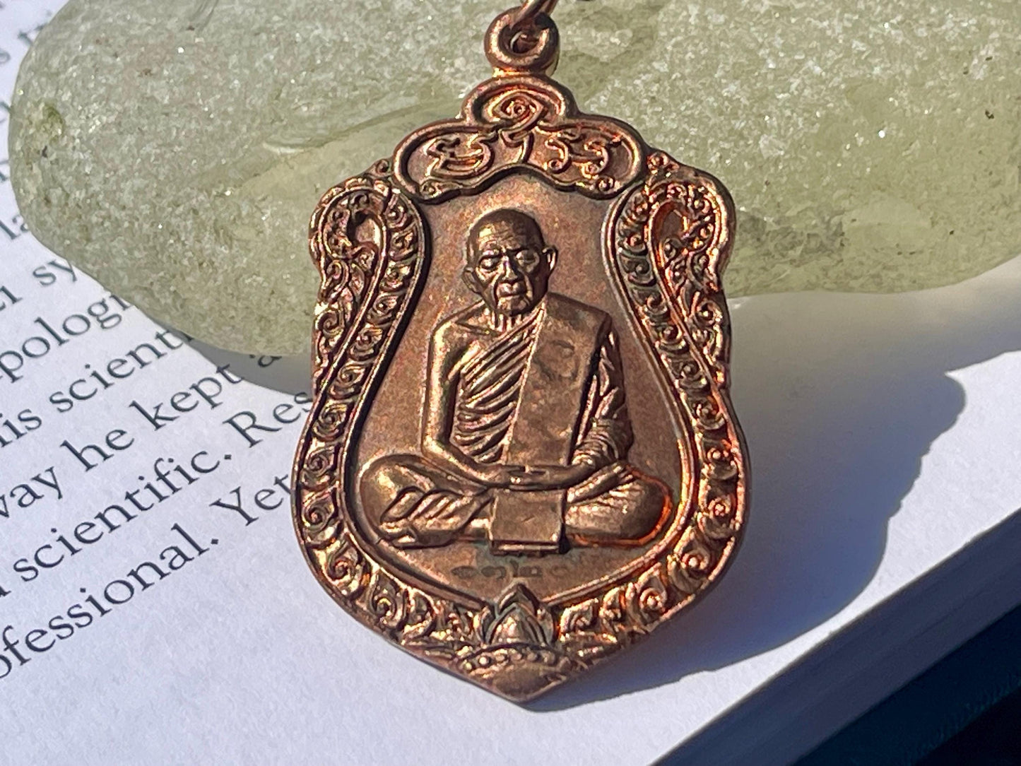 Vintage Thai Buddhist pendant. Antique Buddhist pendant. Thai amulet. Buddha necklace. Buddha jewellery. Yoga jewellery. Vintage necklaces.