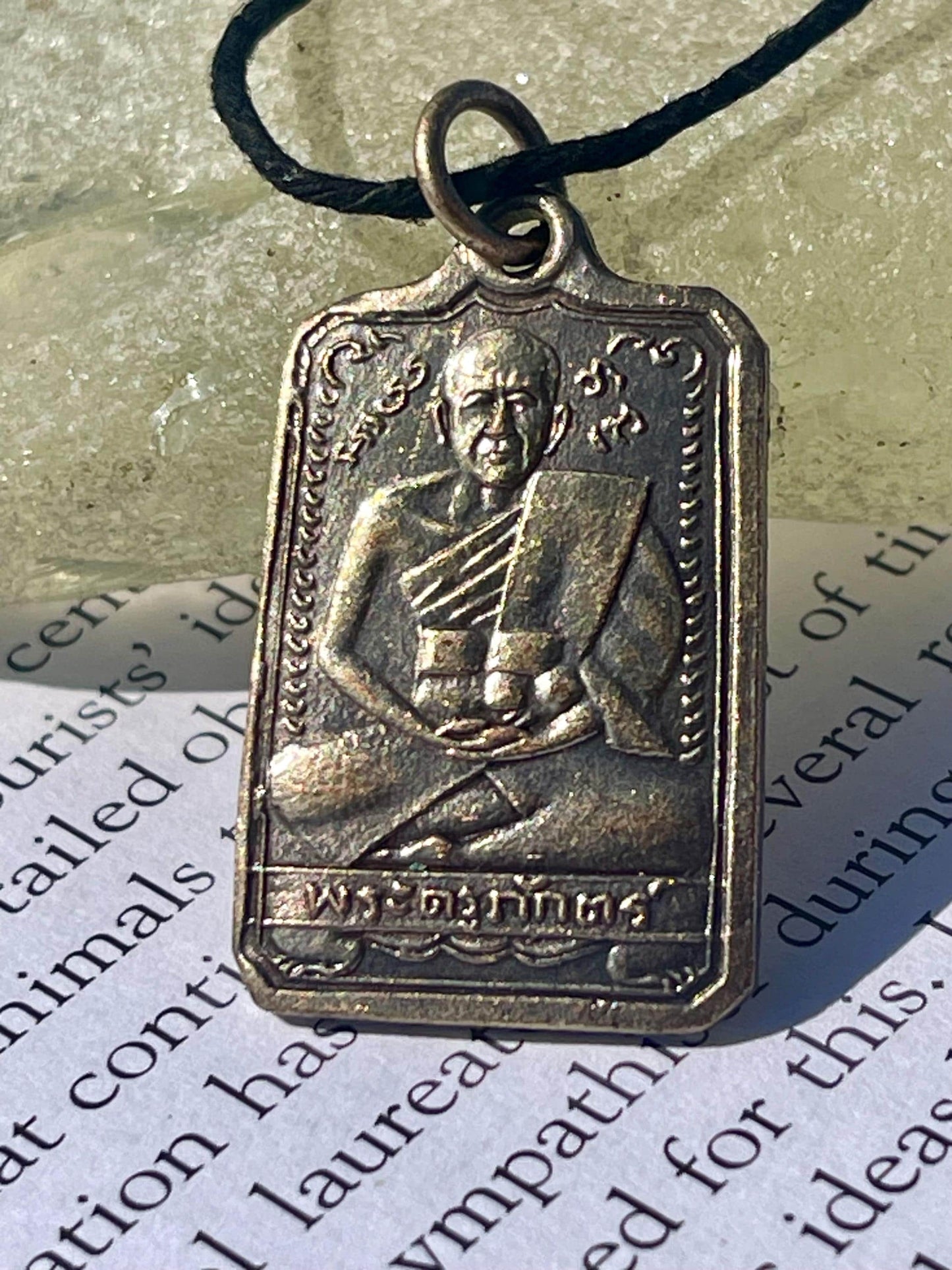 Vintage Thai Buddhist pendant. Antique Buddhist pendant. Thai amulet. Buddha necklace. Buddha jewellery. Yoga jewellery. Vintage necklaces.