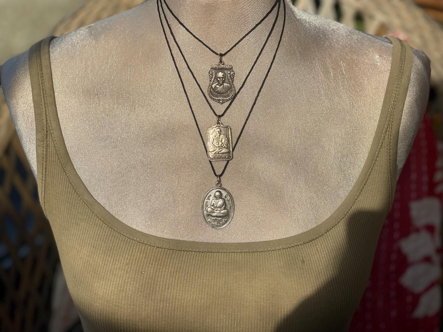 Vintage Thai Buddhist pendant. Antique Buddhist pendant. Thai amulet. Buddha necklace. Buddha jewellery. Yoga jewellery. Vintage necklaces.