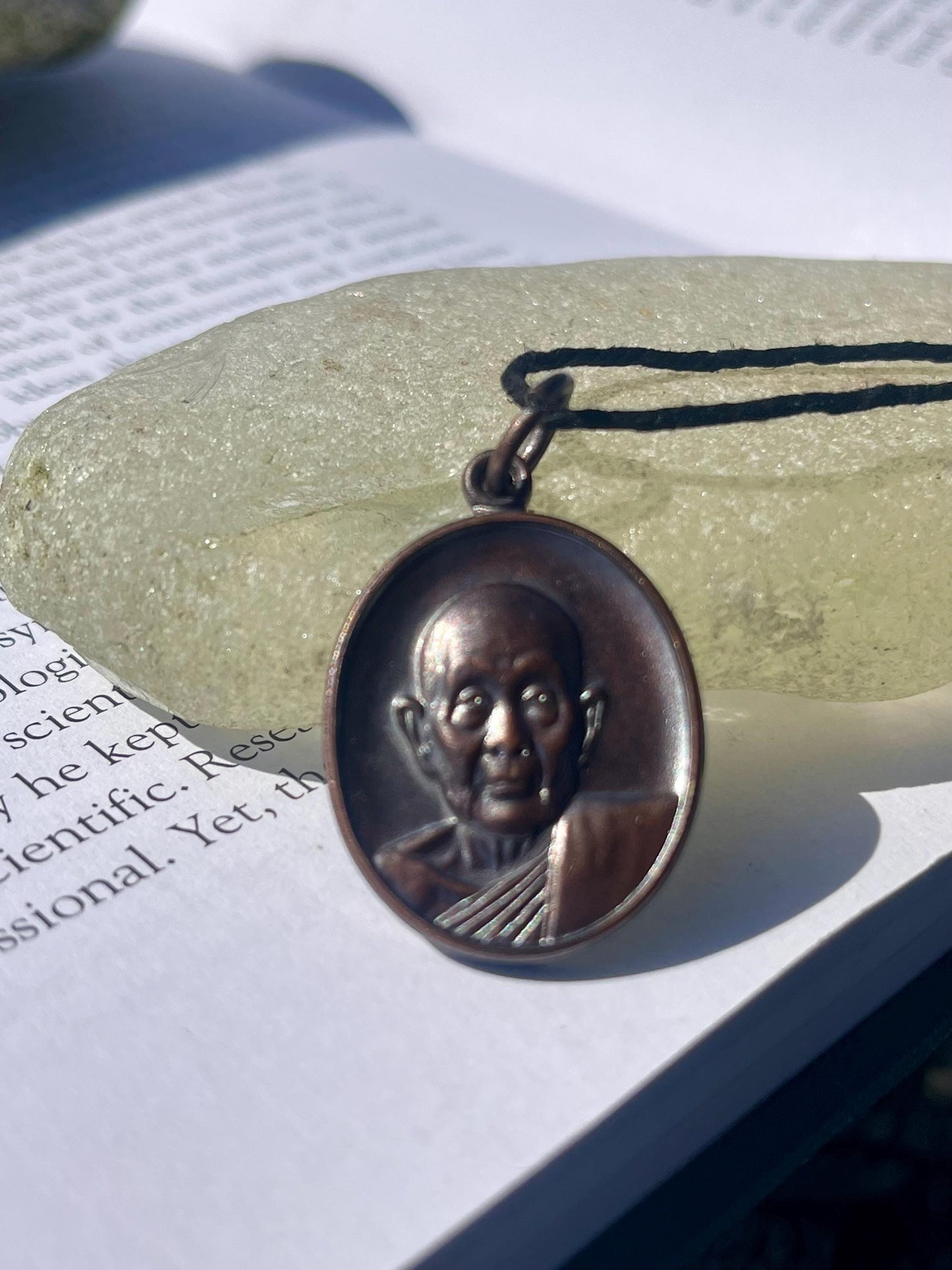 Vintage Thai Buddhist pendant. Antique Buddhist pendant. Thai amulet. Buddha necklace. Buddha jewellery. Yoga jewellery. Vintage necklaces.