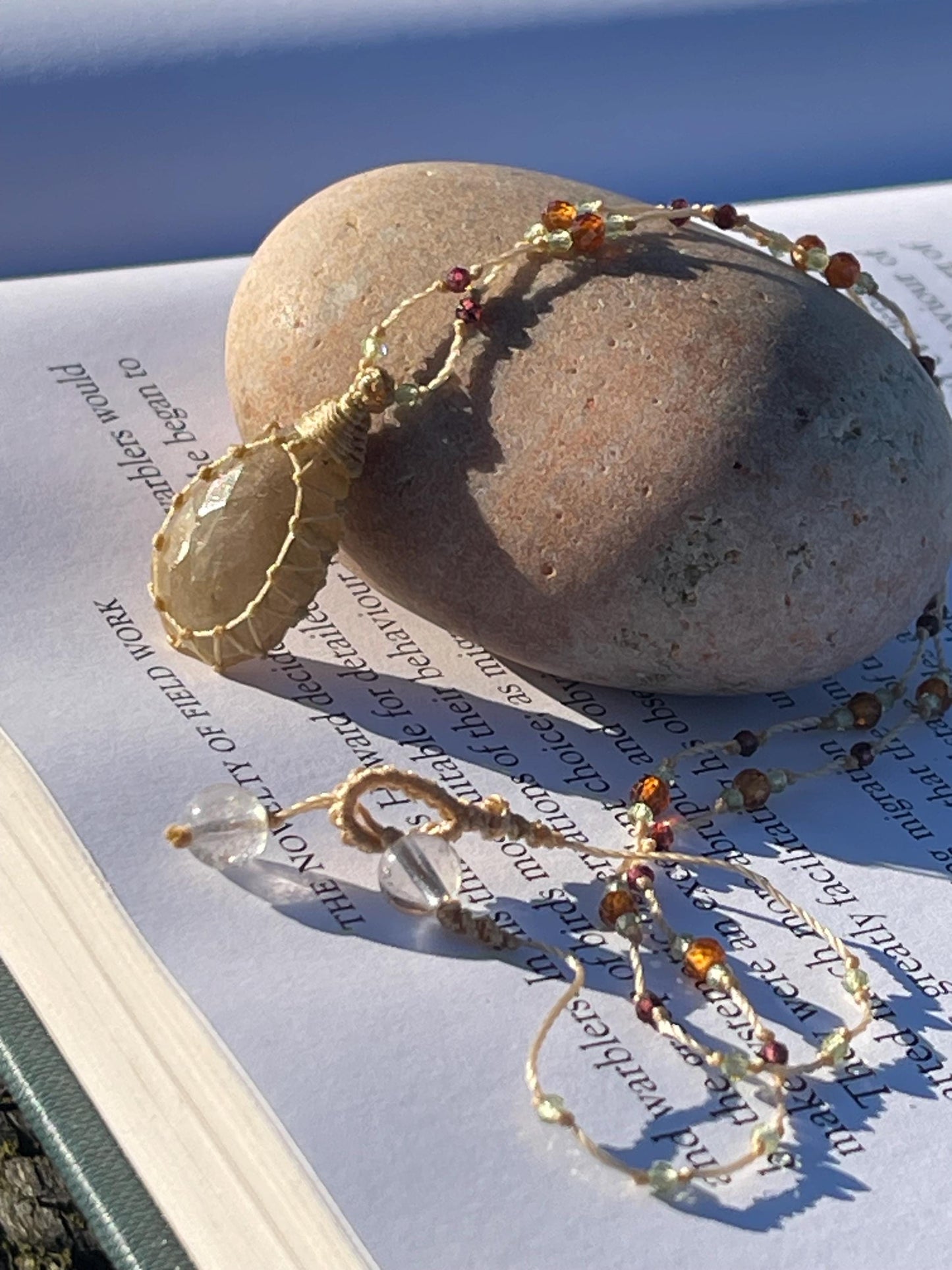 Stunning rutile quartz necklace. Beautiful macrame pendant. Handmade gemstone necklace, boho jewellery. Macrame jewellery. Unique jewellery.