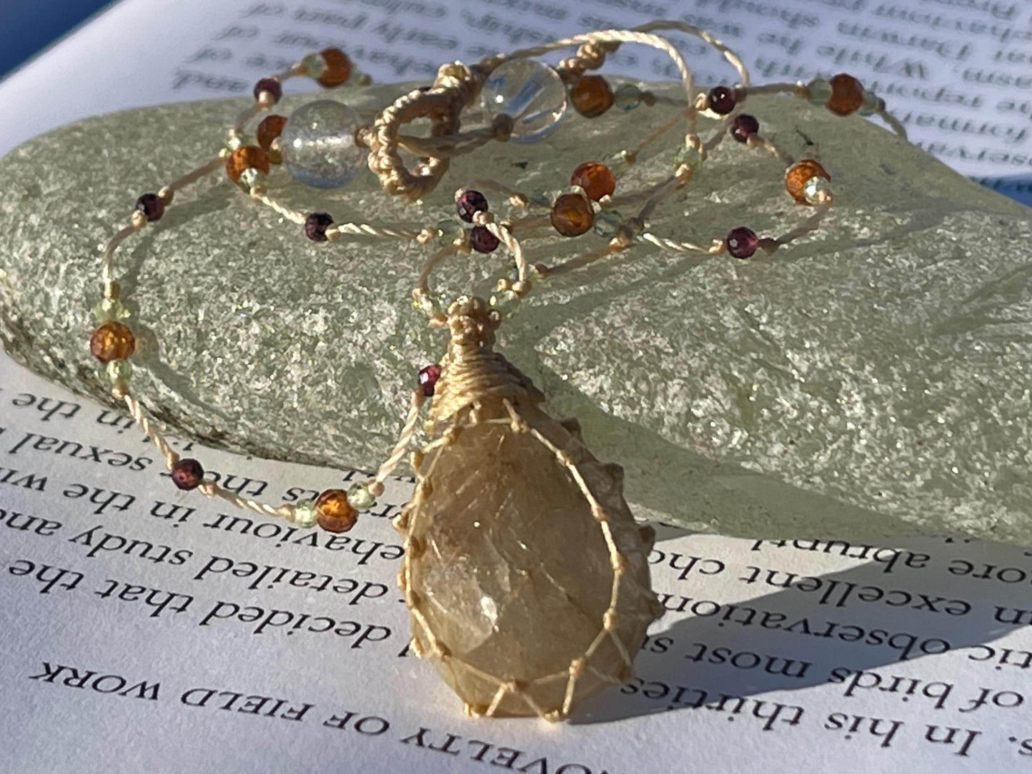 Stunning rutile quartz necklace. Beautiful macrame pendant. Handmade gemstone necklace, boho jewellery. Macrame jewellery. Unique jewellery.