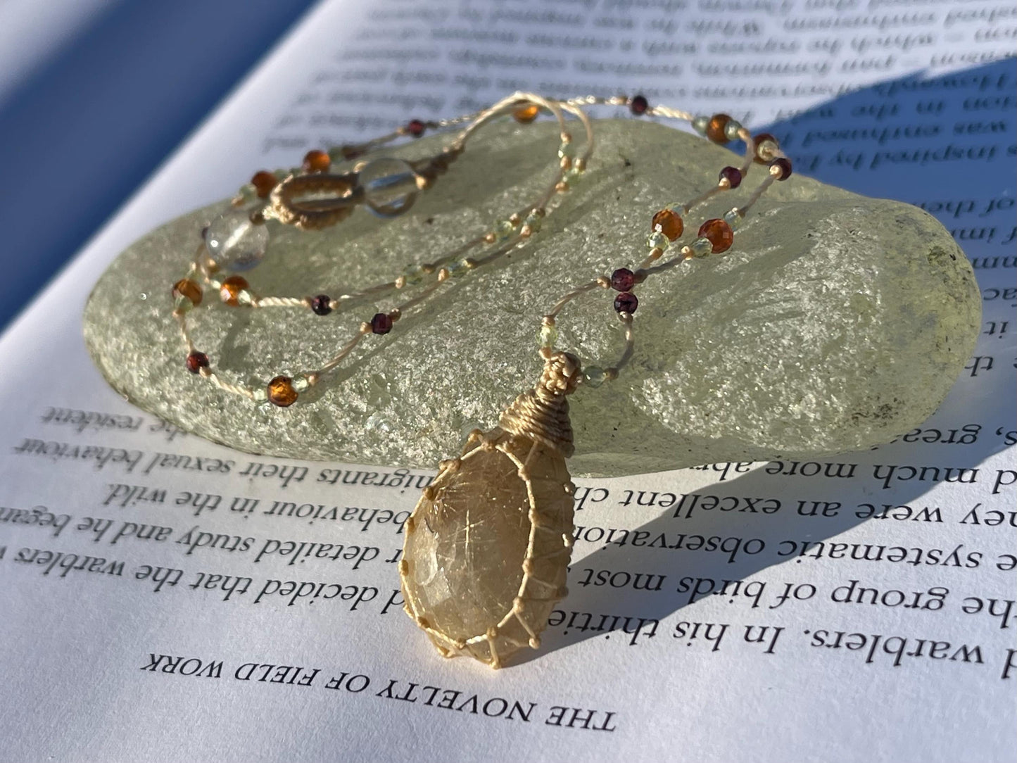 Stunning rutile quartz necklace. Beautiful macrame pendant. Handmade gemstone necklace, boho jewellery. Macrame jewellery. Unique jewellery.