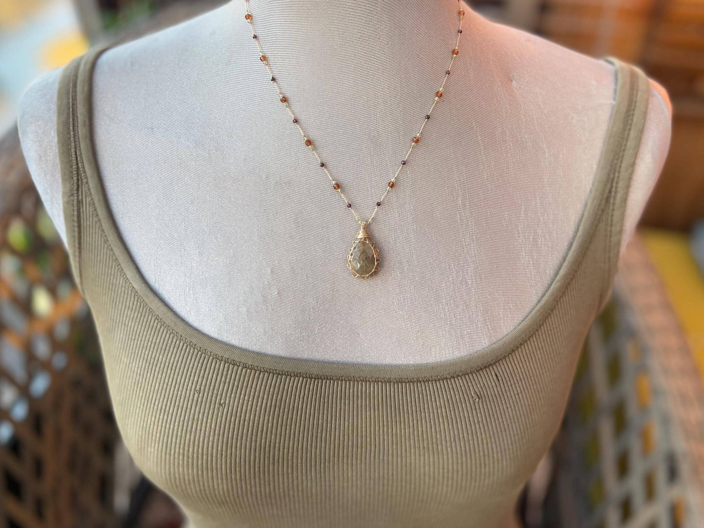 Stunning rutile quartz necklace. Beautiful macrame pendant. Handmade gemstone necklace, boho jewellery. Macrame jewellery. Unique jewellery.