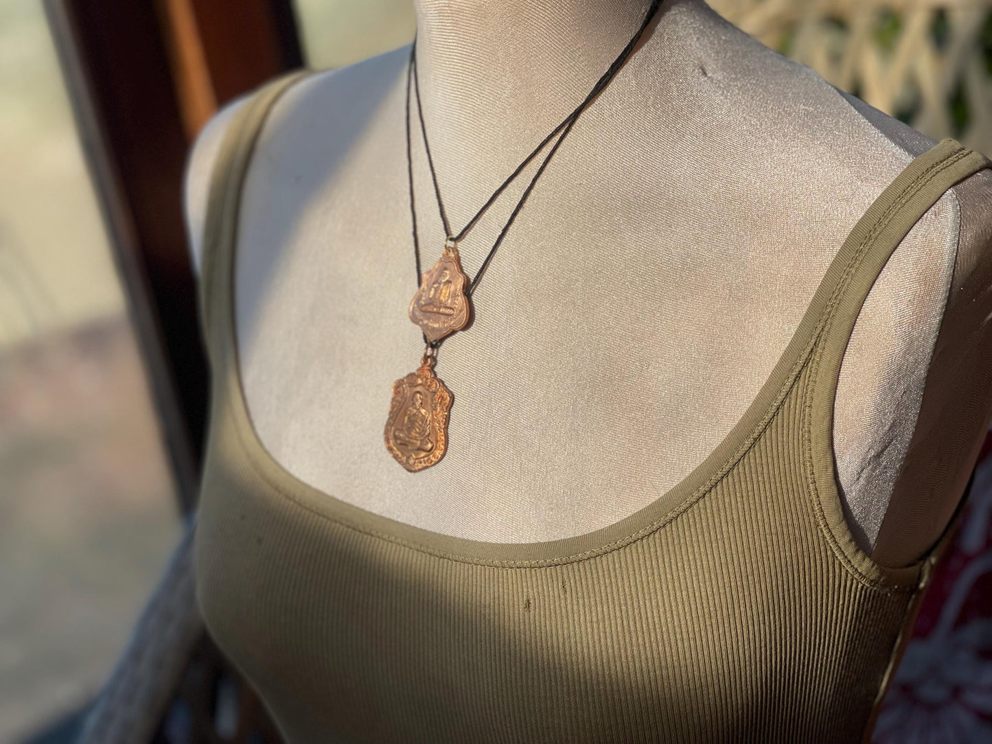 Vintage Thai Buddhist pendant. Antique Buddhist pendant. Thai amulet. Buddha necklace. Buddha jewellery. Yoga jewellery. Vintage necklaces.