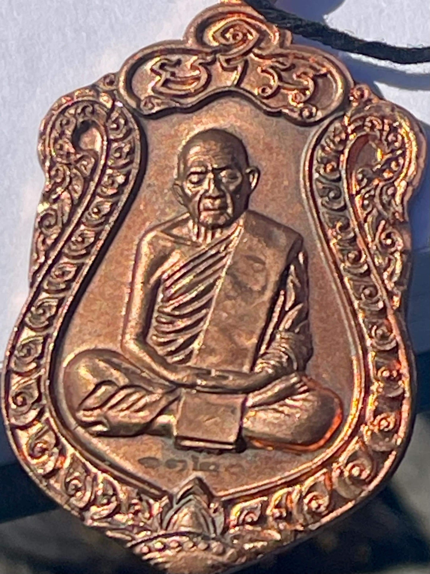 Vintage Thai Buddhist pendant. Antique Buddhist pendant. Thai amulet. Buddha necklace. Buddha jewellery. Yoga jewellery. Vintage necklaces.