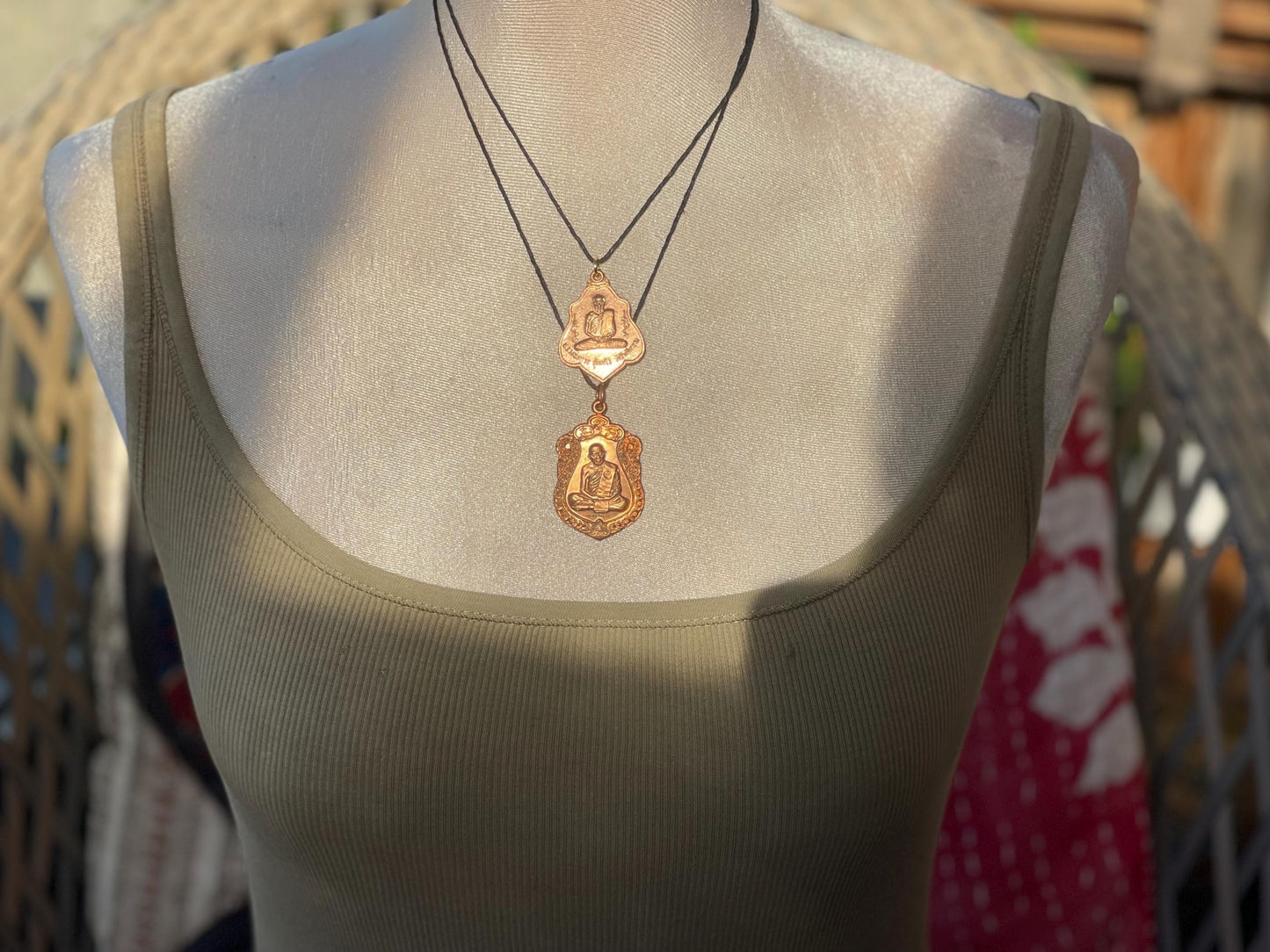 Vintage Thai Buddhist pendant. Antique Buddhist pendant. Thai amulet. Buddha necklace. Buddha jewellery. Yoga jewellery. Vintage necklaces.