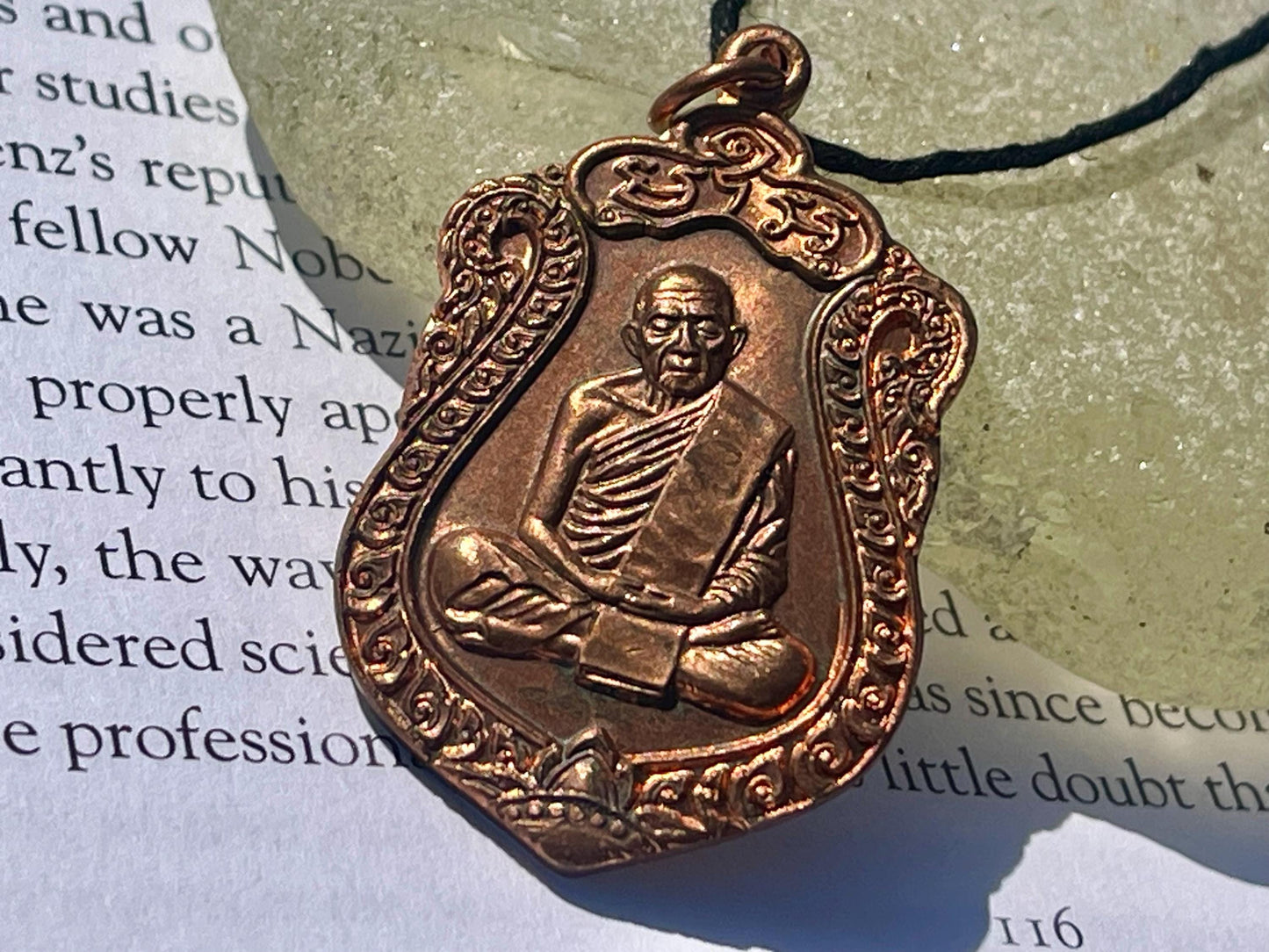 Vintage Thai Buddhist pendant. Antique Buddhist pendant. Thai amulet. Buddha necklace. Buddha jewellery. Yoga jewellery. Vintage necklaces.