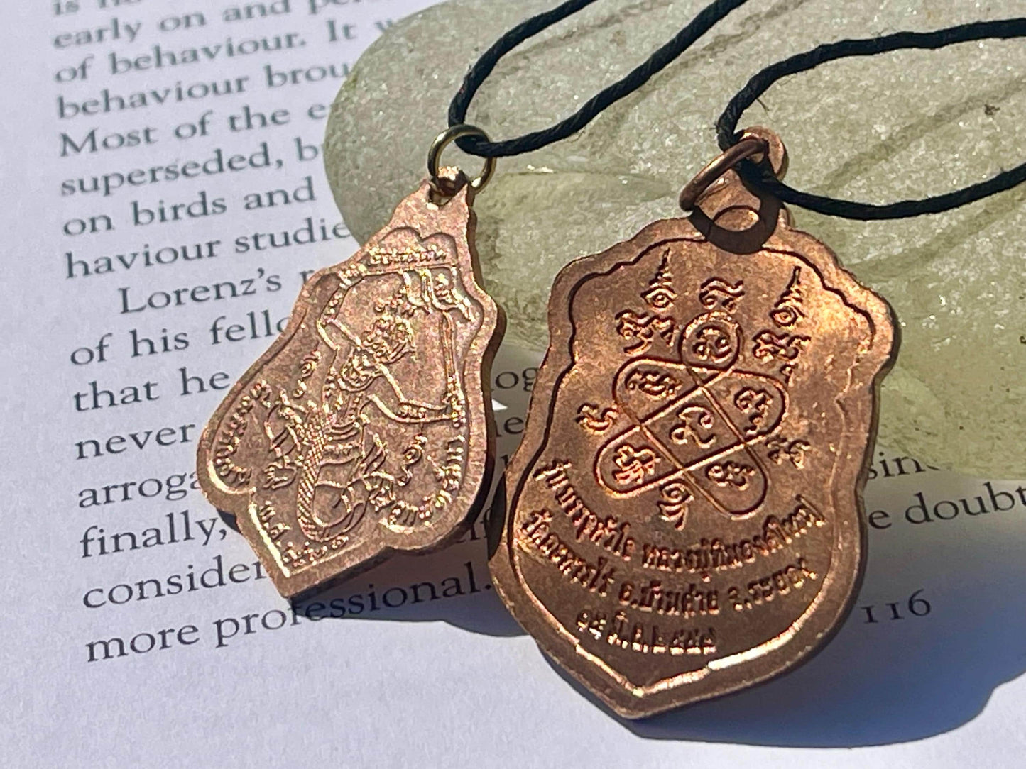 Vintage Thai Buddhist pendant. Antique Buddhist pendant. Thai amulet. Buddha necklace. Buddha jewellery. Yoga jewellery. Vintage necklaces.