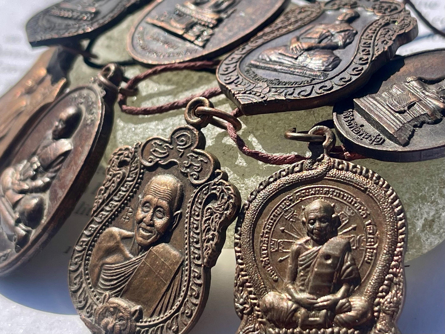 Vintage Thai Buddhist pendant. Antique Buddhist pendant. Thai amulet. Buddha necklace. Buddha jewellery. Yoga jewellery. Vintage necklaces.