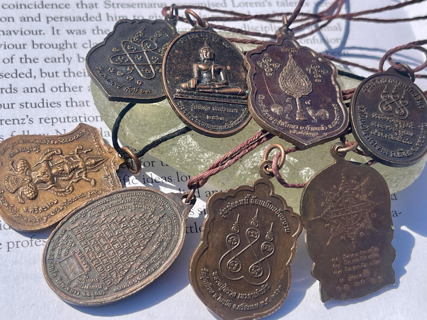 Vintage Thai Buddhist pendant. Antique Buddhist pendant. Thai amulet. Buddha necklace. Buddha jewellery. Yoga jewellery. Vintage necklaces.