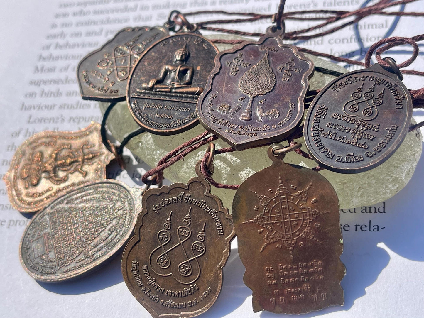 Vintage Thai Buddhist pendant. Antique Buddhist pendant. Thai amulet. Buddha necklace. Buddha jewellery. Yoga jewellery. Vintage necklaces.