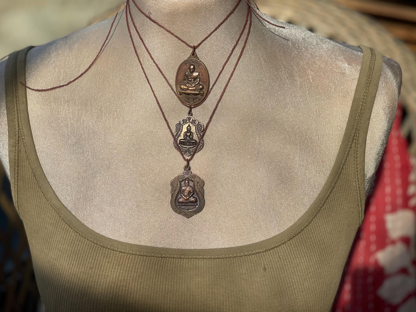 Vintage Thai Buddhist pendant. Antique Buddhist pendant. Thai amulet. Buddha necklace. Buddha jewellery. Yoga jewellery. Vintage necklaces.