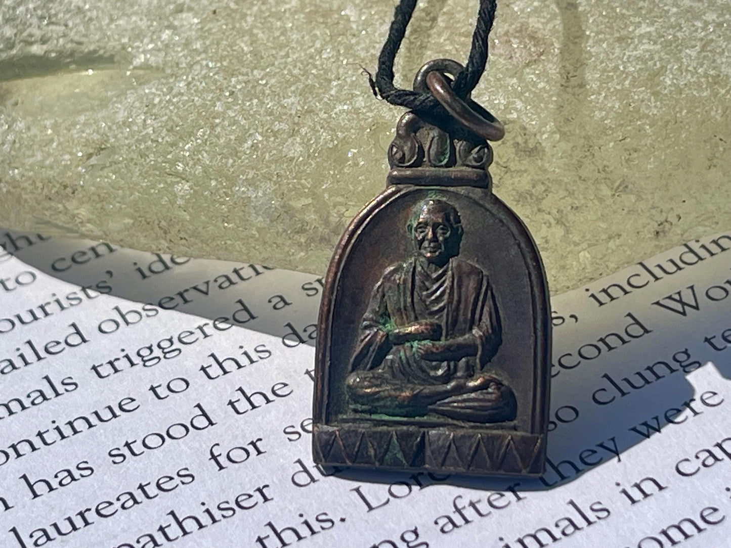Vintage Thai Buddhist pendant. Antique Buddhist pendant. Thai amulet. Buddha necklace. Buddha jewellery. Yoga jewellery. Vintage necklaces.