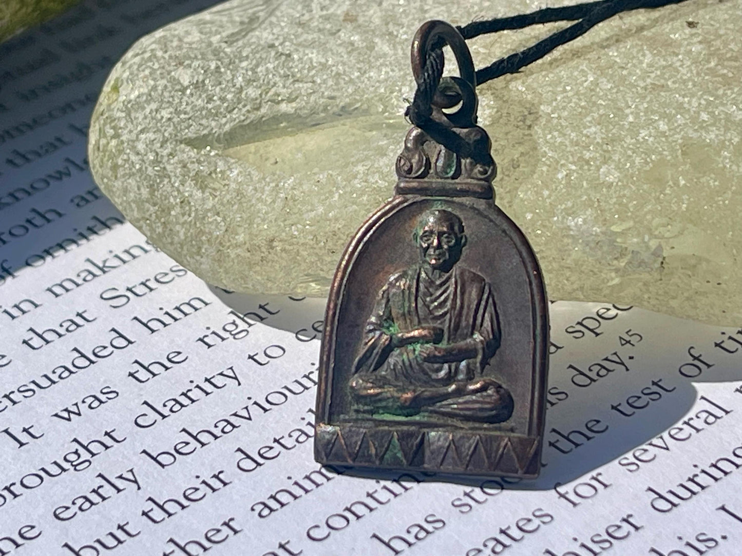 Vintage Thai Buddhist pendant. Antique Buddhist pendant. Thai amulet. Buddha necklace. Buddha jewellery. Yoga jewellery. Vintage necklaces.